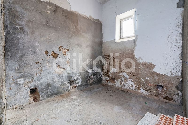 Foto 1d4373f3-0b67-4eae-aa5b-f7885a13fb83. Casa amb calefacció a Baza