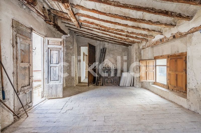 Foto be6aa0b2-21af-4bfd-a75a-7b2b6d554ac2. Casa amb calefacció a Baza