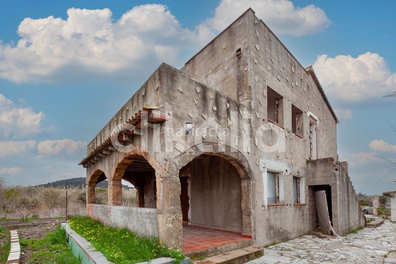Foto 53781ec9-1190-4aa1-9018-541a6e48d21c. Casa amb aparcament piscina a Oliva pueblo Oliva