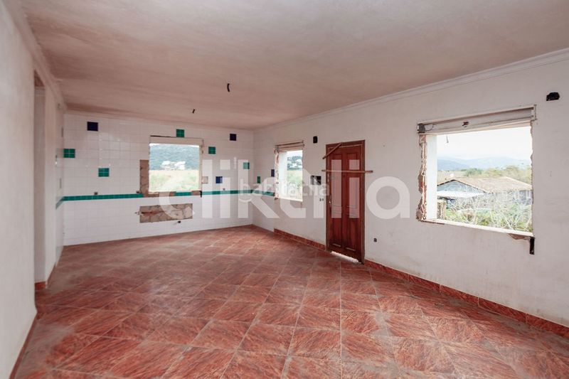 Foto 93990816-4ef5-47a4-832d-5ada3b6767ea. Casa amb aparcament piscina a Oliva pueblo Oliva