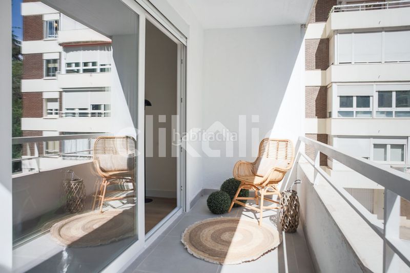 Foto b2fe72d1-609d-4e08-a045-add9c95537d4. Piso en La Paz Madrid