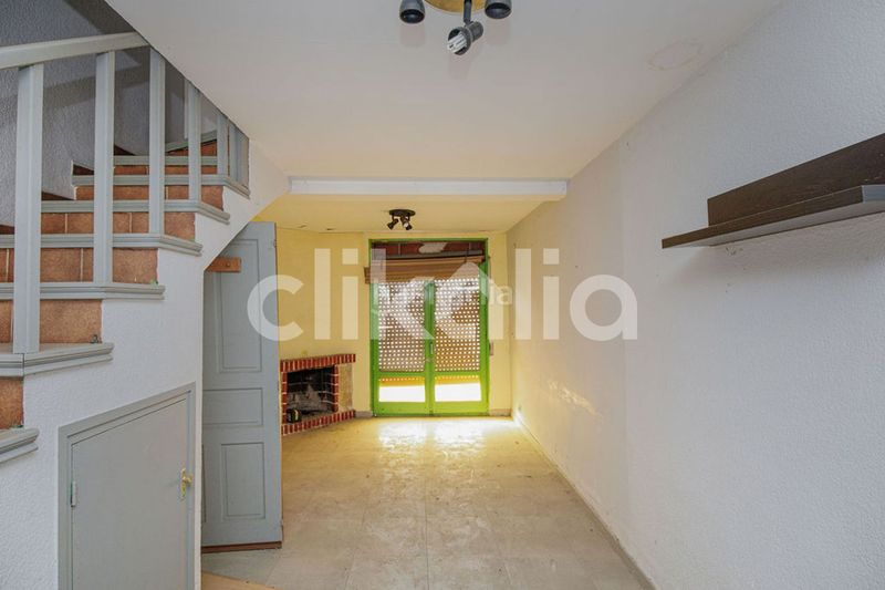 Foto 4b03b1a5-c432-44a2-a0a0-c426d9396ba7. Casa amb piscina a Sant Maurici Empuriabrava