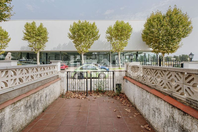 Foto 6da66341-0bf7-4d1f-a5d8-9523633fcb06. Casa amb piscina a Sant Maurici Empuriabrava