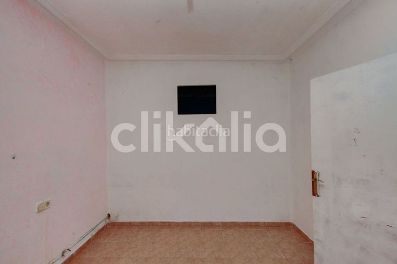 Foto f5e8528b-0471-4bb4-a028-1bb7b5a561bb. Casa adossada a La Plana del Pintor Sabadell