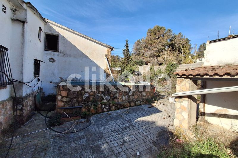 Foto f24c2a97-8789-4c72-bb0c-6d5a79bfc235. Casa amb piscina a Montmell (El)