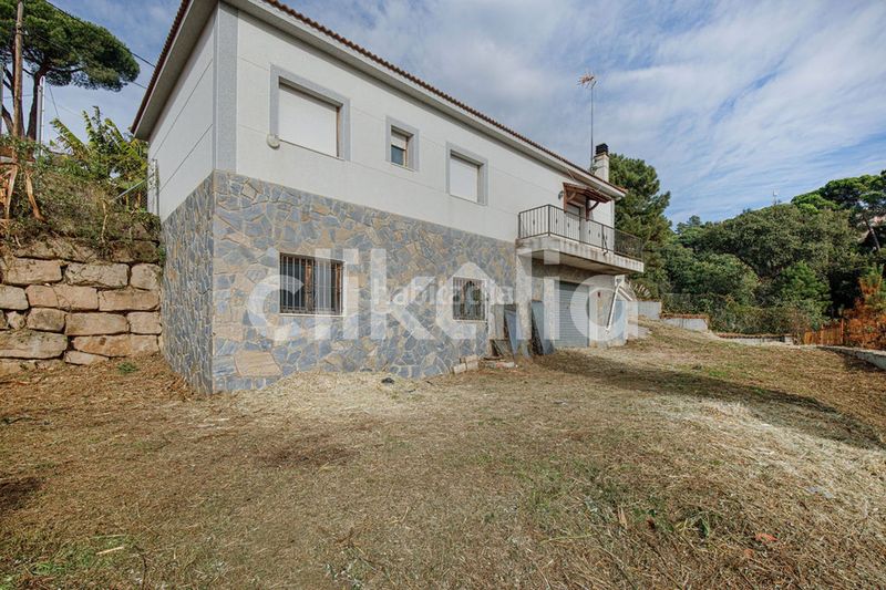 Foto 185a4895-7082-4b41-aa15-e4a65cf94d45. Casa amb calefacció aparcament a Aiguaviva Parc Vidreres