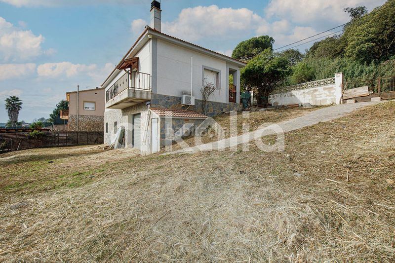 Foto 9bccd8f6-6322-4ba4-81da-38ee4c066368. Casa amb calefacció aparcament a Aiguaviva Parc Vidreres