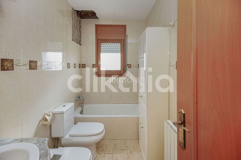 Foto df5c46db-0b82-49ee-8719-3e0d7bf6244a. Casa amb calefacció aparcament a Aiguaviva Parc Vidreres