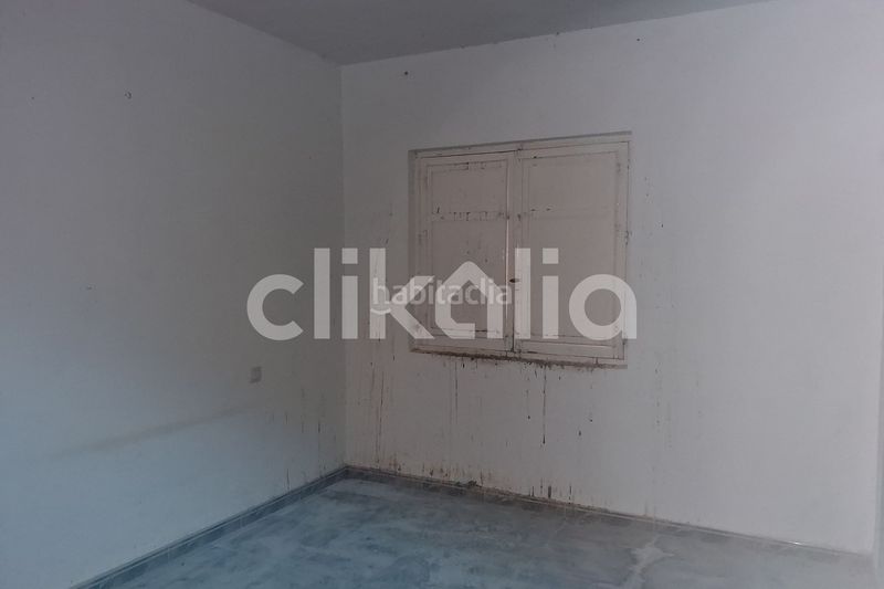 Foto 0a1e5b98-56bd-406a-9659-f80b11edc70d. Pis a Baza