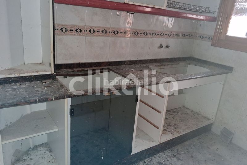 Foto 9a5dd003-d873-4481-bbbf-120fc2c96d5a. Pis a Baza