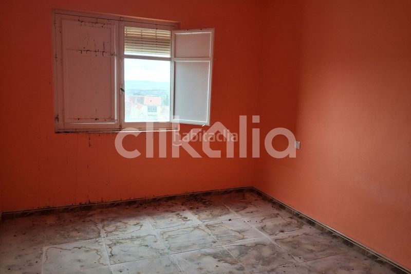 Foto d15c36f4-176e-41b9-b149-a8af0c03322f. Pis a Baza