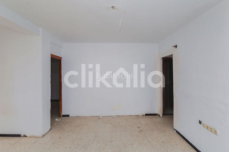 Foto ad0cea0b-c112-4df3-b3eb-2ef69a494bf8. Pis a La Chanca - Pescadería Almería