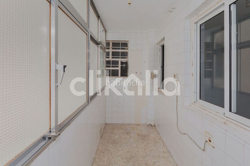 Foto b7e0291b-50e7-41c9-acfb-8a71e39c4533. Pis a La Chanca - Pescadería Almería
