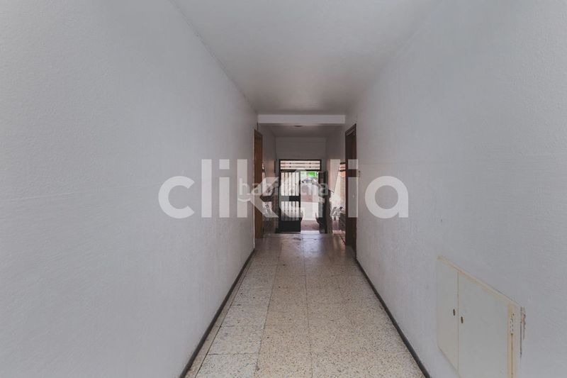 Foto cb4e57dc-df48-4190-af37-8d272dc80aaf. Pis a La Chanca - Pescadería Almería