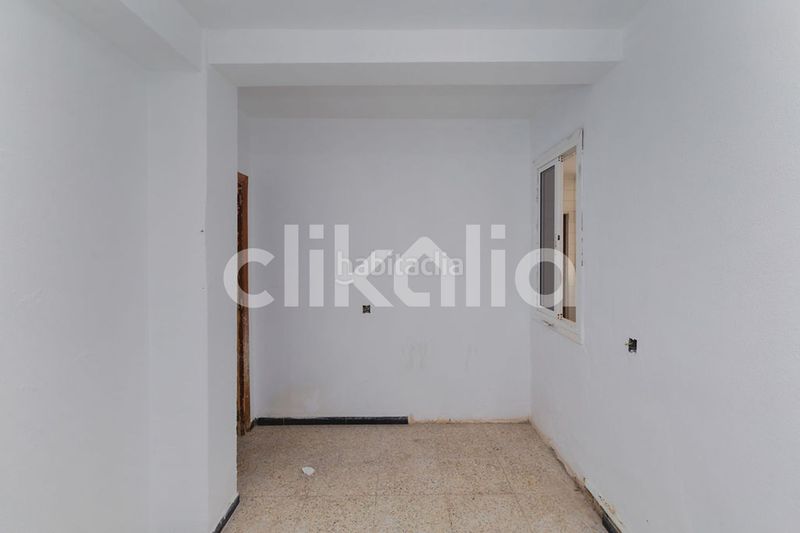 Foto e6bfab83-3e6c-47e8-919e-0ec7b1f623f0. Pis a La Chanca - Pescadería Almería