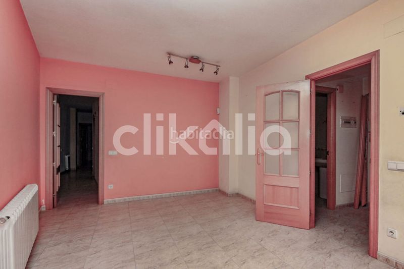 Foto 2bd18ed3-e629-4d23-a287-b776423df18b. Pis amb calefacció aparcament a Valls