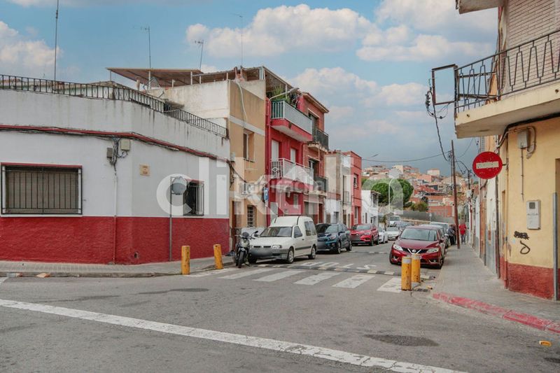 Foto 71b6d9f2-f079-4106-a869-a67d5c11cb21. Casa en Can Puiggener Sabadell