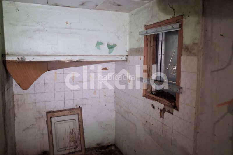 Foto ab79ae9b-ba59-4ca5-bd36-d16de9bc5d7a. Casa amb aparcament a Can Puiggener Sabadell