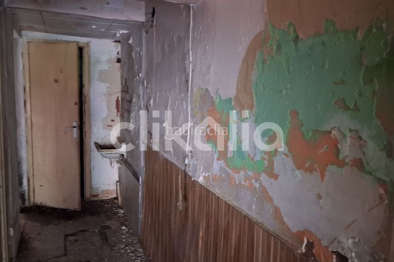 Foto f36a4aca-a2aa-4ba9-97e5-56269a7581f1. Casa amb aparcament a Can Puiggener Sabadell