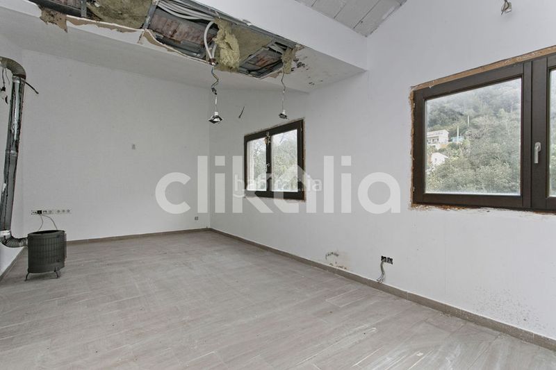 Foto 03895075-4914-4fce-ac2c-0fe12bfe3cf7. Casa a Roca del Vallès (La)