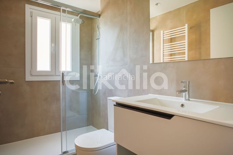 Foto 4361acc6-3a5c-473b-a940-ff224702212f. Pis amb calefacció a Lucero Madrid