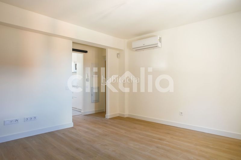 Foto 5efbda81-4b47-4851-9f22-a6aec1cd65b3. Pis amb calefacció a Lucero Madrid