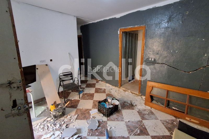 Foto f625f4cf-ba05-4f4d-9bed-dce3eb48b0c4. Pis a Cieza