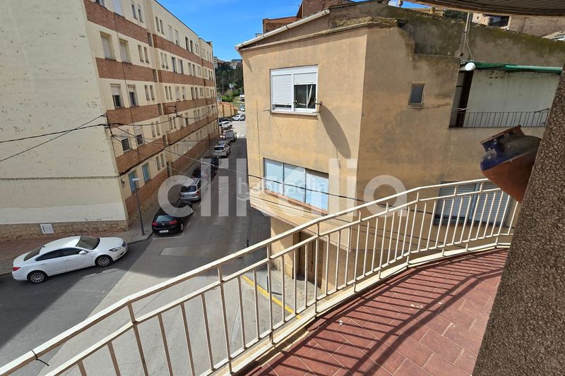 Foto 67be9be1-bcd9-4bdc-afd0-8ef24e1f3162. Piso en Flix