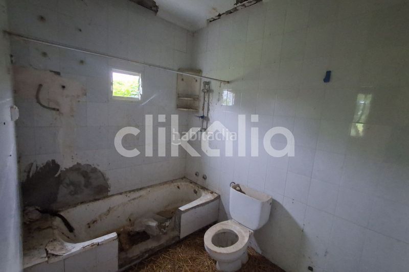 Foto 2c9f9f0d-c298-4b25-ae19-0c94e9913903. Casa amb piscina a Carmona