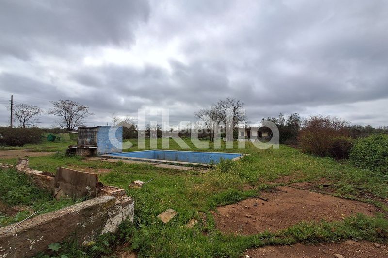 Foto 5fd96534-f19e-42f0-ada9-2323f064e189. Casa amb piscina a Carmona
