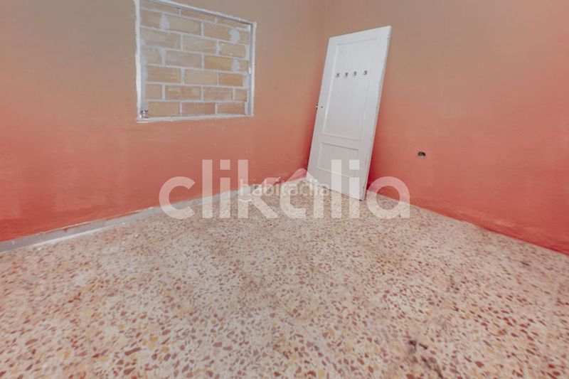 Foto aa22a44f-3214-48b6-9318-f9af2e6ab3be. Casa amb piscina a Carmona