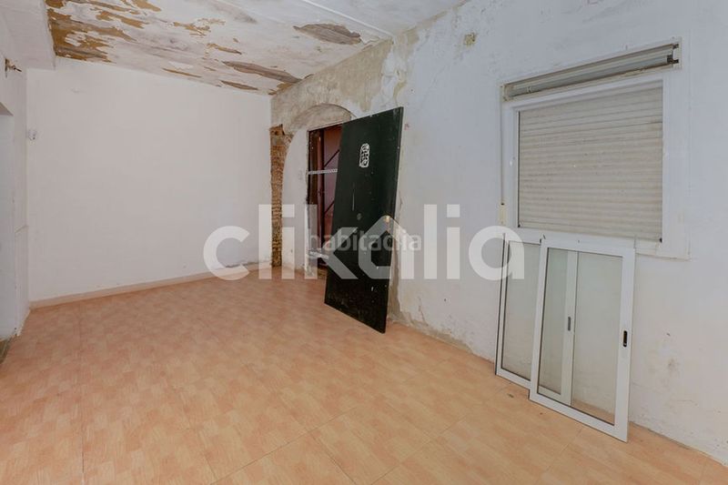Foto beb3d8fc-f46e-45d6-aff1-a8eef99ead38. Casa amb piscina a Carmona