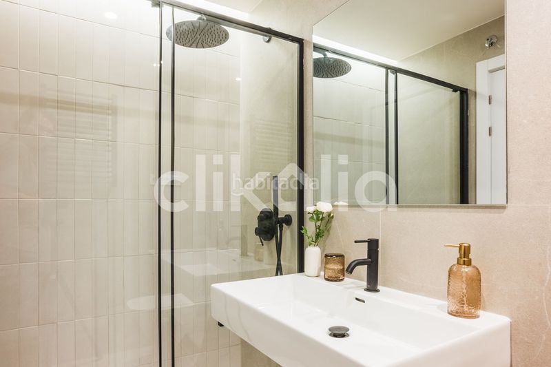 Foto dfabd990-3cea-4123-8147-b9686e745296. Pis a Triana Este Sevilla