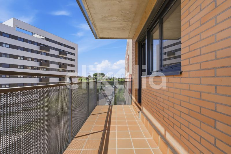 Foto 42fabd61-e07b-49d0-81e0-53808047bb0e. Pis amb calefacció aparcament piscina a primera fase-nuevo Tres Cantos Tres Cantos