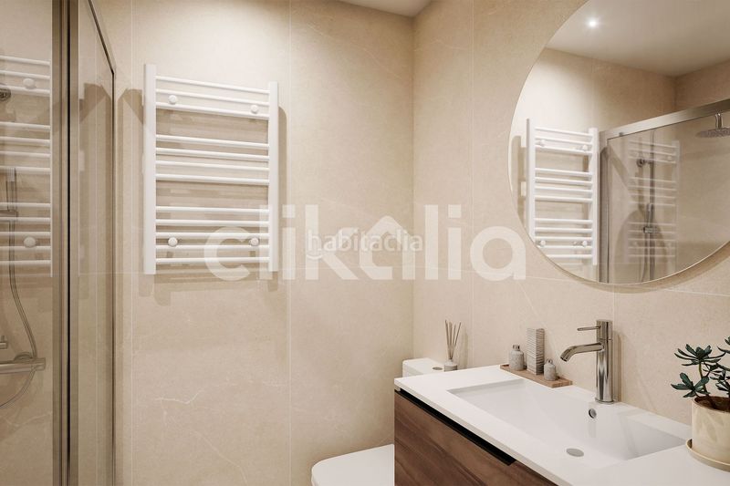 Foto b63a4a9c-fb94-4da2-90d1-34cace4b9cbc. Pis amb calefacció aparcament piscina a Orcasitas Madrid