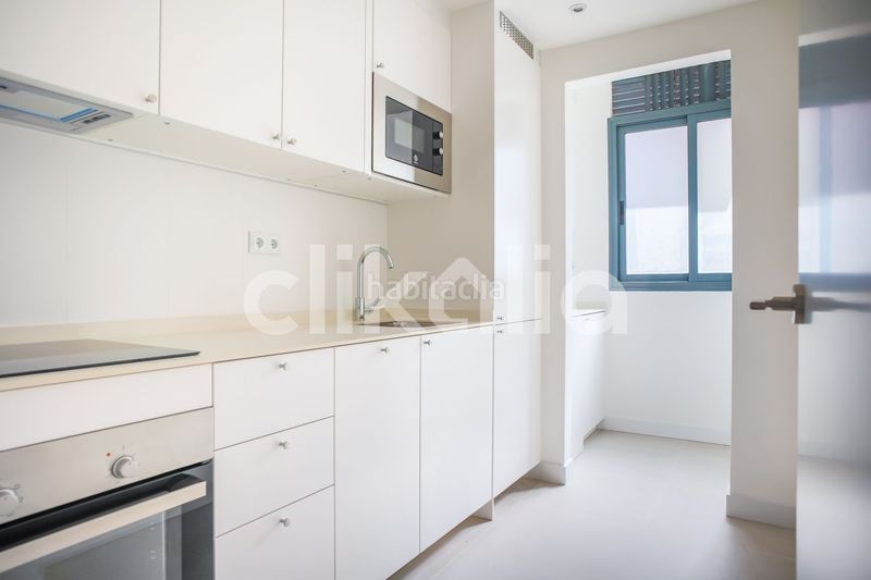 Foto f43a96eb-9b8b-41c2-b5b9-906b90e14da6. Pis amb calefacció aparcament piscina a Orcasitas Madrid
