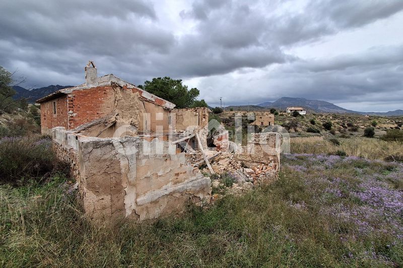 Foto c255ad32-c7b1-4b6b-bf44-a8e2e232c431. Masia a Ricote