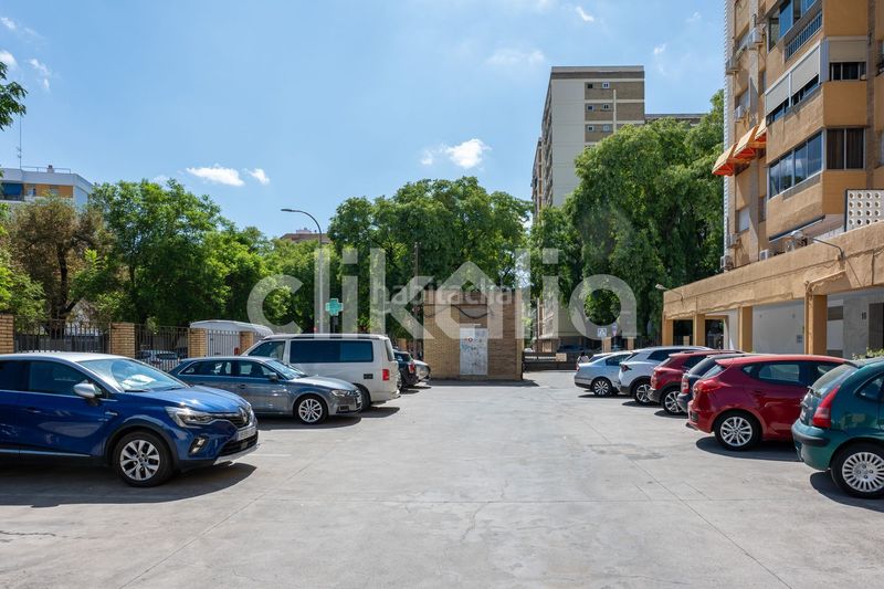 Foto b987b28d-9905-4103-8d4f-83236f5465d2. Pis amb aparcament a Parque María Luisa -Giralda Sur Sevilla