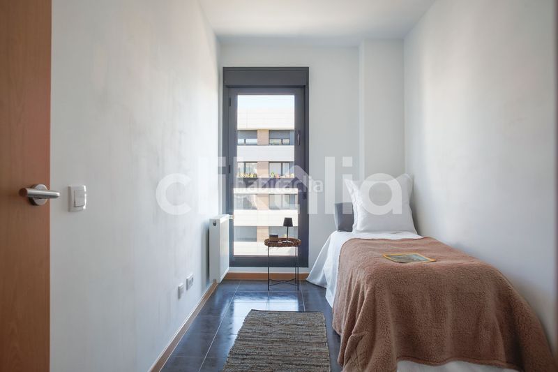 Foto a3a4ab00-4678-41d1-badc-635bbe39e9ba. Pis amb calefacció aparcament piscina a primera fase-nuevo Tres Cantos Tres Cantos