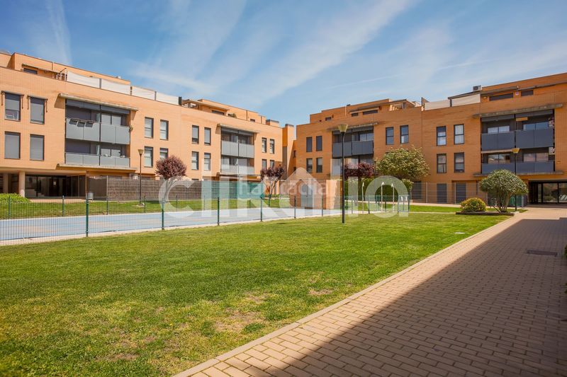 Foto 5fe95dee-6b77-4a3a-a71a-a2d81b80d6a3. Pis amb calefacció aparcament piscina a Montecillo Rozas de Madrid (Las)