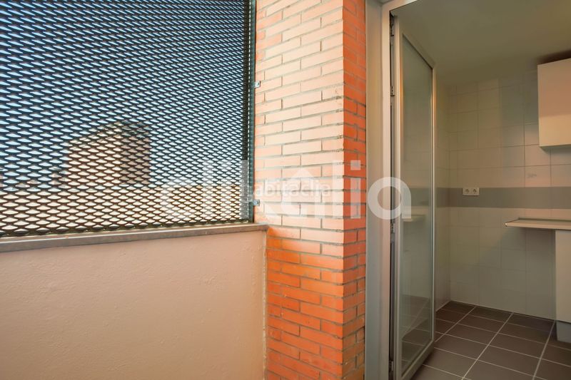 Foto 5b8039d7-7a30-453a-8488-85e5c903f264. Pis amb calefacció aparcament piscina a Ensanche de Vallecas-La Gavia Madrid
