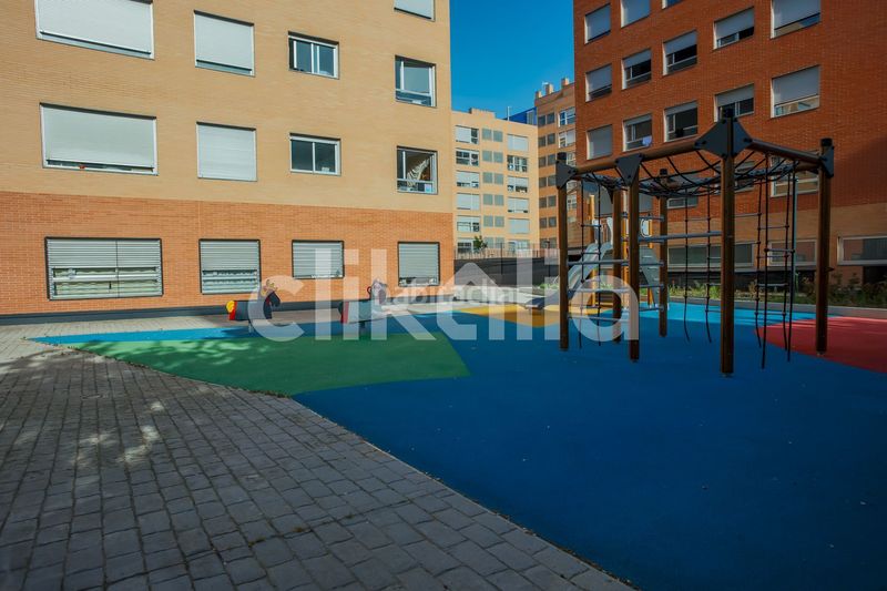 Foto 99257ee7-ae91-4914-beae-13afd19f2b69. Pis amb calefacció aparcament piscina a Ensanche de Vallecas-La Gavia Madrid