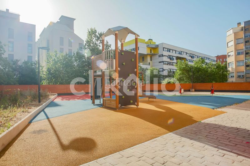 Foto aa6f180a-c48a-44b1-9ac2-187f08dbda16. Pis amb calefacció aparcament piscina a Ensanche de Vallecas-La Gavia Madrid