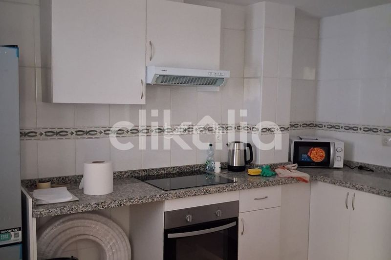 Foto 41943632-13e9-4559-a163-e27c70a561aa. Pis amb aparcament piscina a Manilva pueblo Manilva