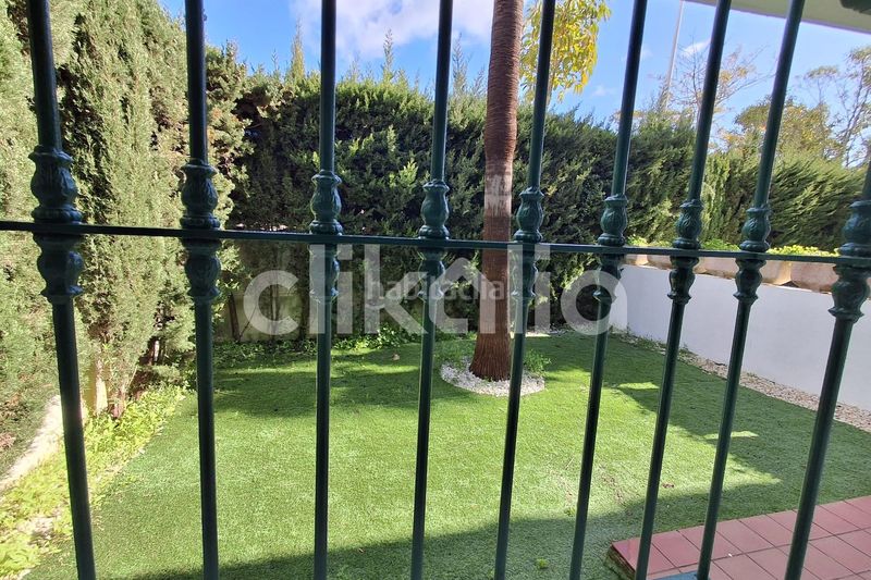 Foto e729e81b-b7dc-45ff-a97b-1eea91b09b70. Pis amb aparcament piscina a Manilva pueblo Manilva