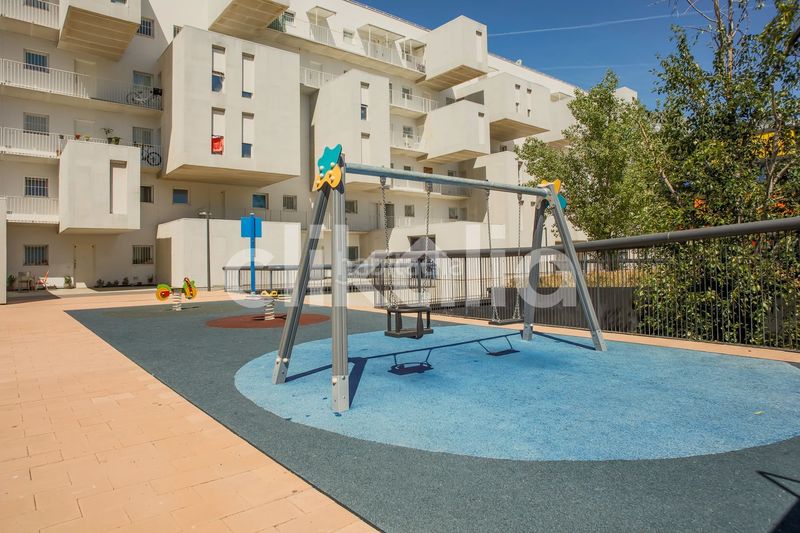 Foto 4f933588-5d91-4264-a482-94f8cadaa0c6. Pis amb calefacció aparcament piscina a Cuatro Vientos Madrid
