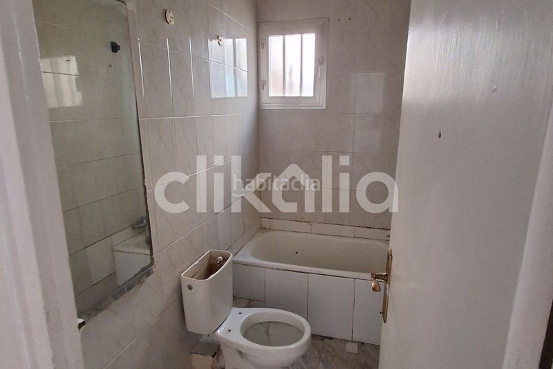 Foto 2ca51f37-e132-455a-9996-3ae8d83186a7. Pis a La Chanca - Pescadería Almería