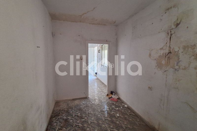 Foto dfd0e8cf-1a0d-4ba1-bc87-b51cbb91b521. Pis a La Chanca - Pescadería Almería