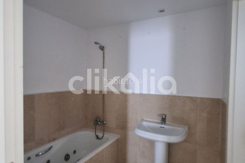 Foto dd20c3f3-c2ad-4af6-99cb-1d00c56a9eef. Pis amb aparcament piscina a Manilva pueblo Manilva