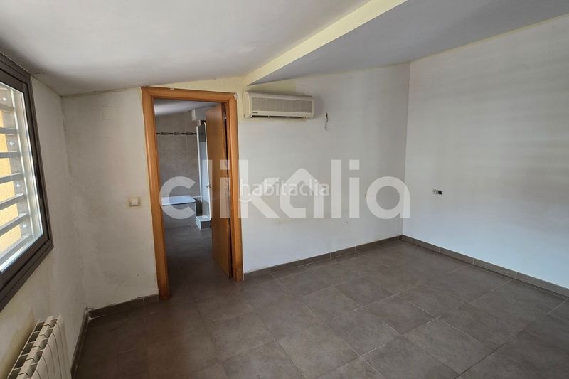 Foto aa5aade4-1d32-460d-8d5f-fb97ad29ef4d. Pis amb calefacció aparcament a Constantí